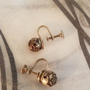 Tiny silver rose bud antique screw on earrings